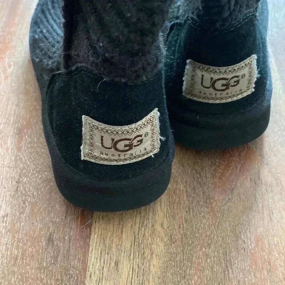 Vintage UGG cardi knit boots size 5